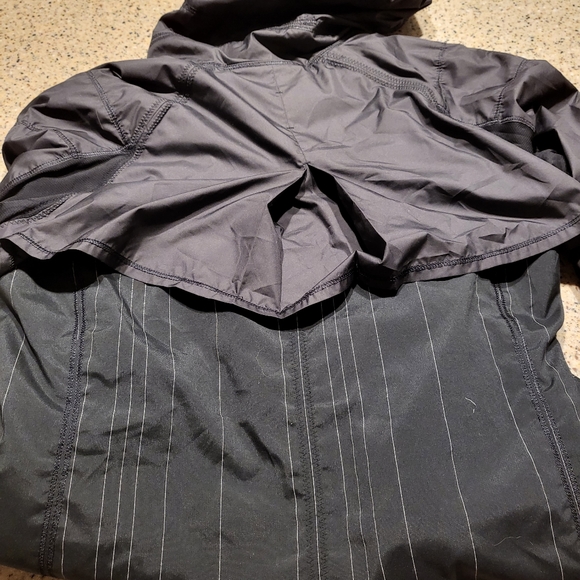 Lululemon SZ 6 Black Jacket - Picture 6 of 6